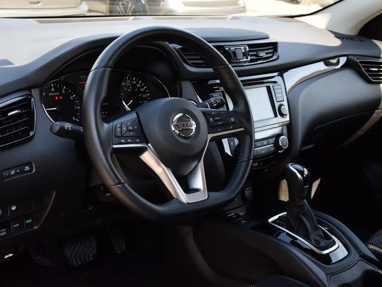 Nissan Qashqai снимка Nissan Qashqai