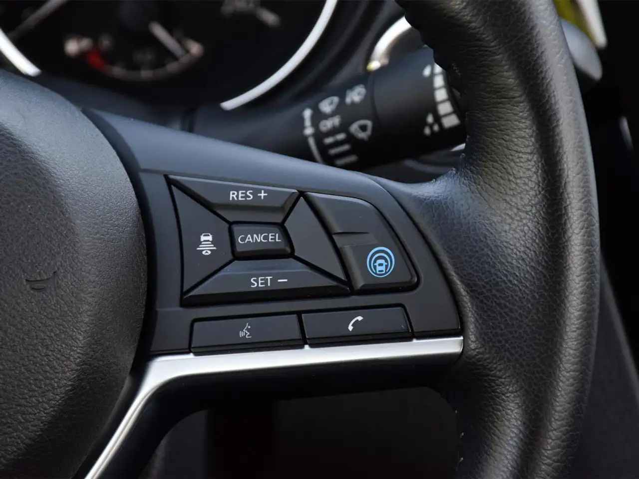 Nissan Qashqai снимка Nissan Qashqai