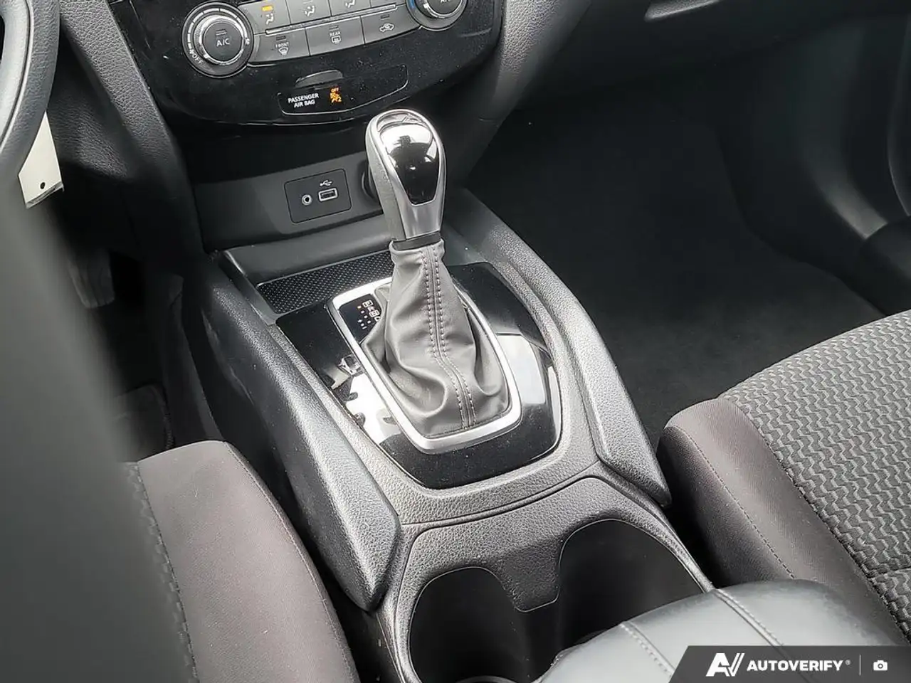 Nissan Qashqai снимка Nissan Qashqai