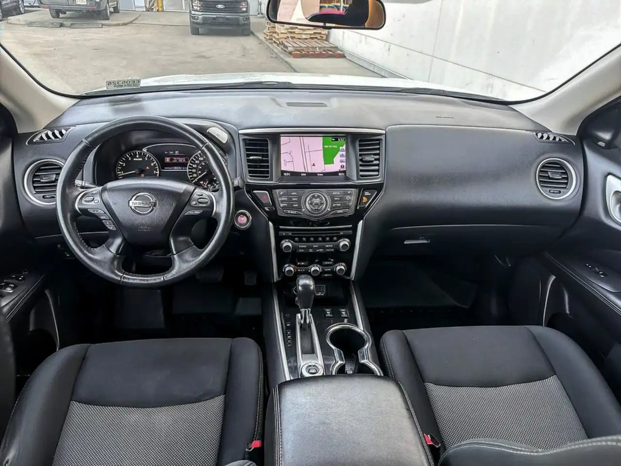Nissan Pathfinder fotografie Nissan Pathfinder