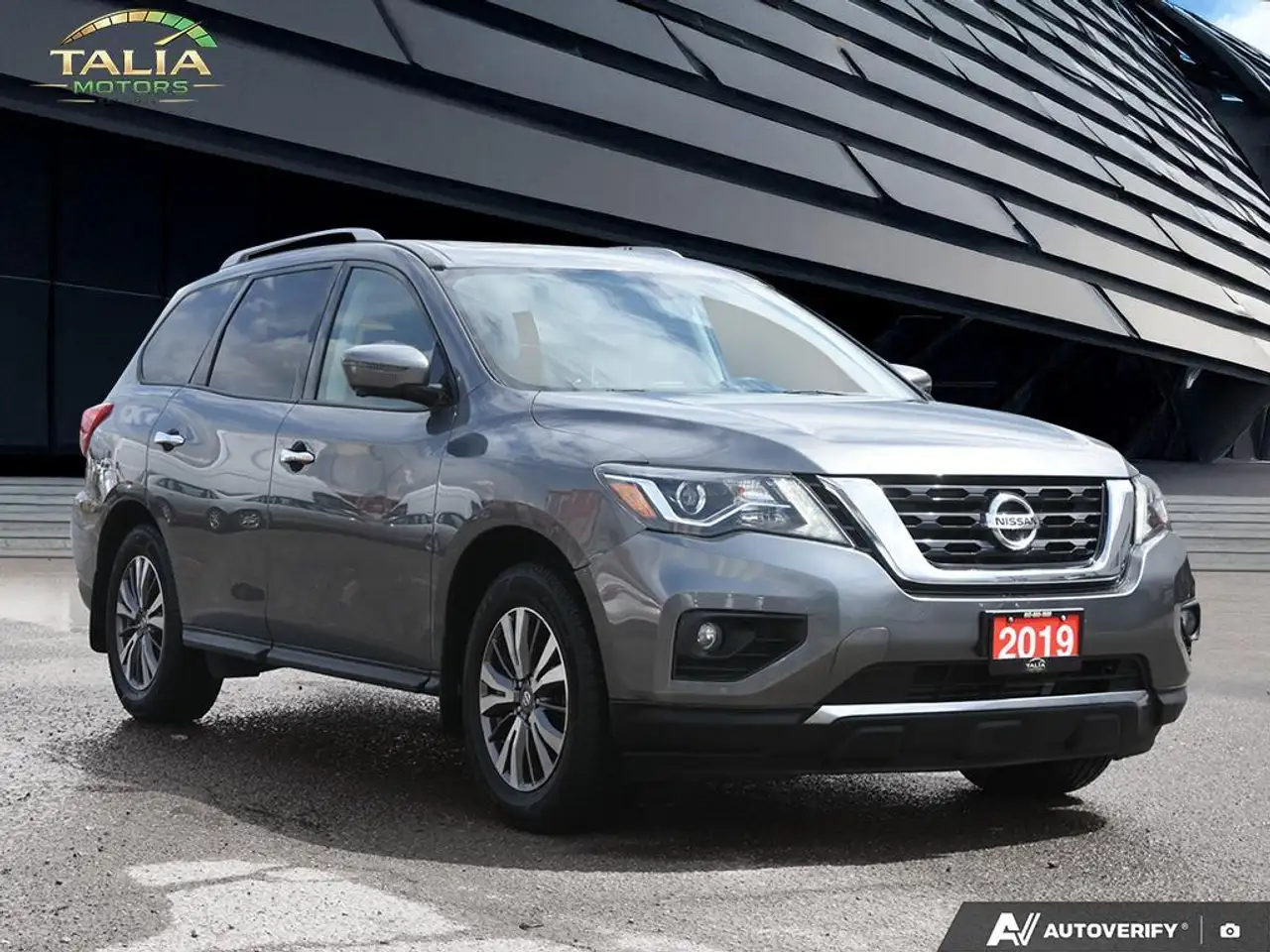 Nissan Pathfinder снимка Nissan Pathfinder