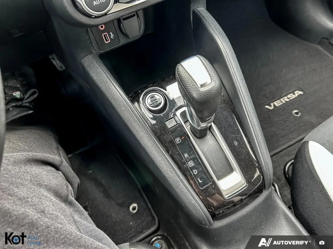 Nissan Versa fotografie Nissan Versa