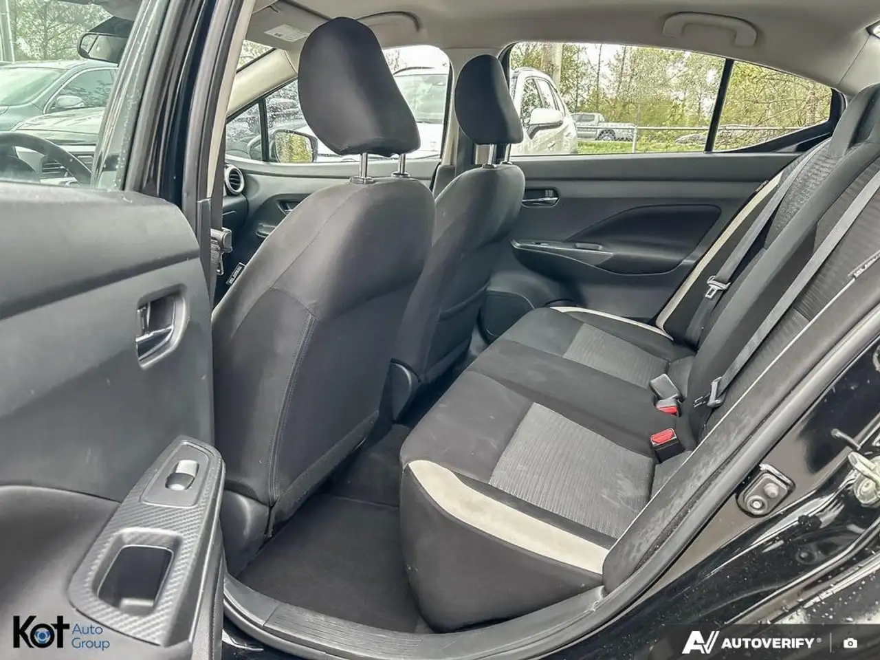 Nissan Versa fotografie Nissan Versa