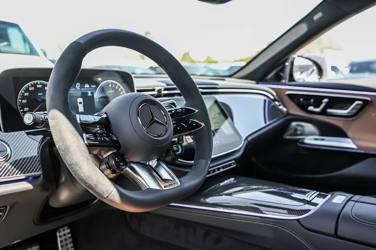 Mercedes-Benz E-Class fotografie Mercedes-Benz E-Class