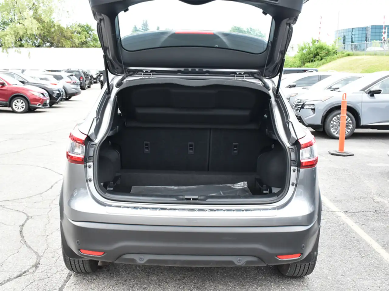 Nissan Qashqai снимка Nissan Qashqai