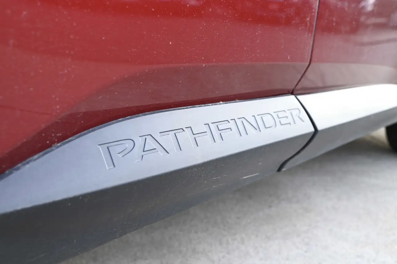 Nissan Pathfinder fotografie Nissan Pathfinder