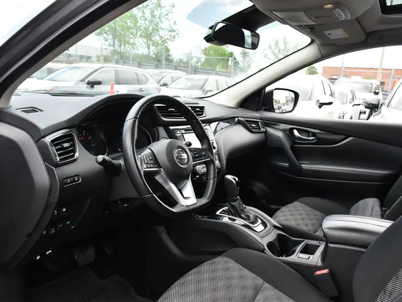 Nissan Qashqai снимка Nissan Qashqai