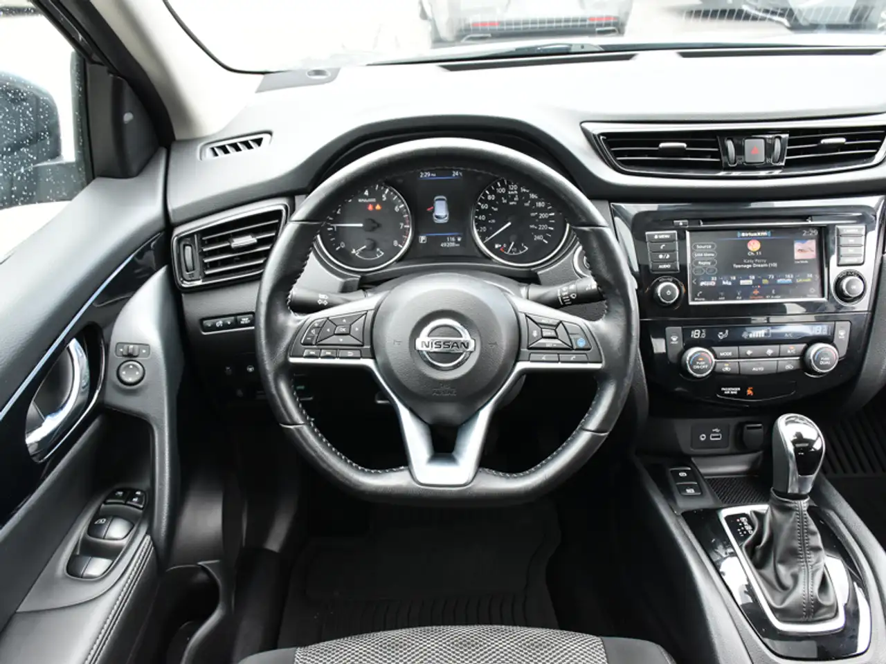 Nissan Qashqai снимка Nissan Qashqai