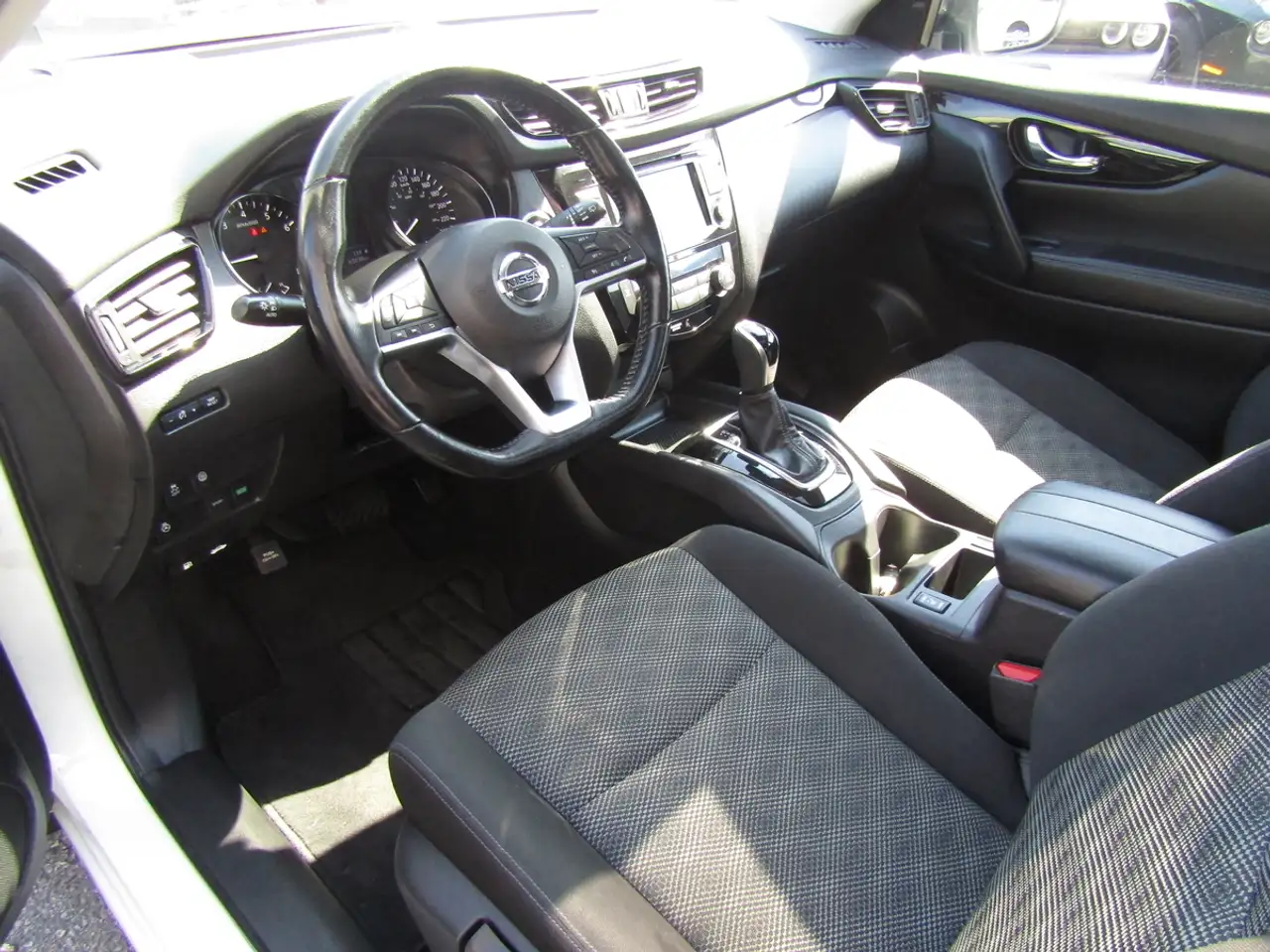 Nissan Qashqai снимка Nissan Qashqai