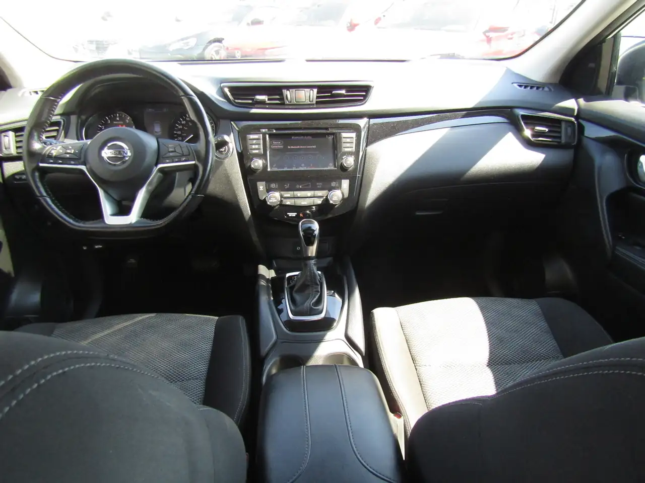 Nissan Qashqai снимка Nissan Qashqai