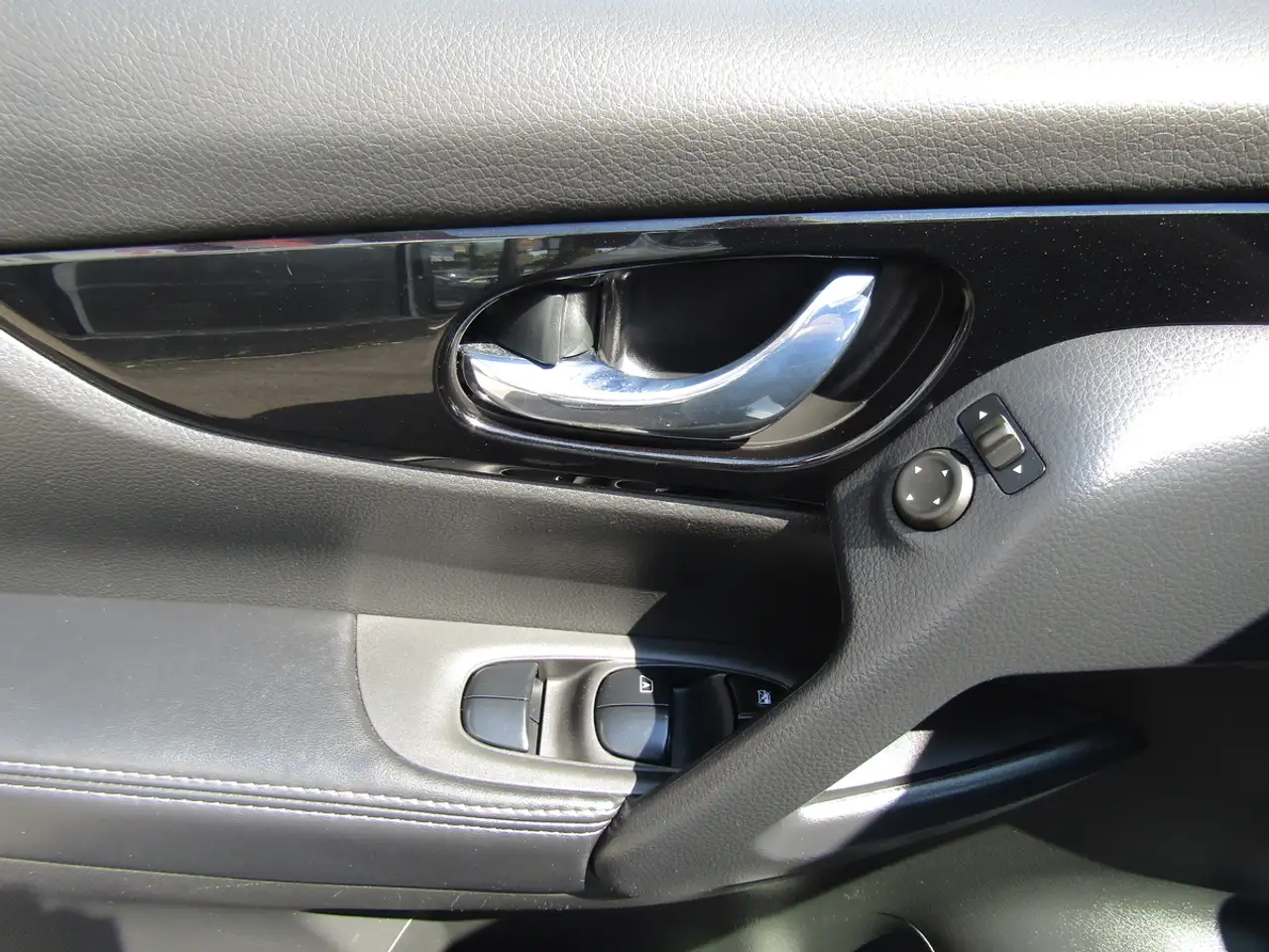 Nissan Qashqai снимка Nissan Qashqai