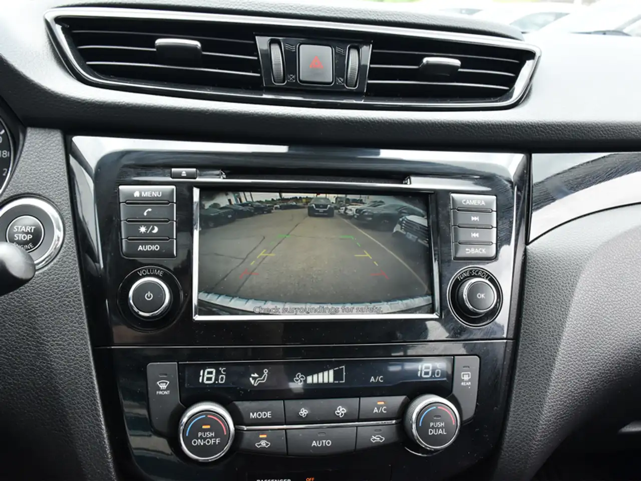 Nissan Qashqai снимка Nissan Qashqai