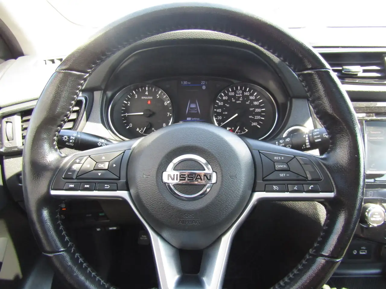 Nissan Qashqai снимка Nissan Qashqai