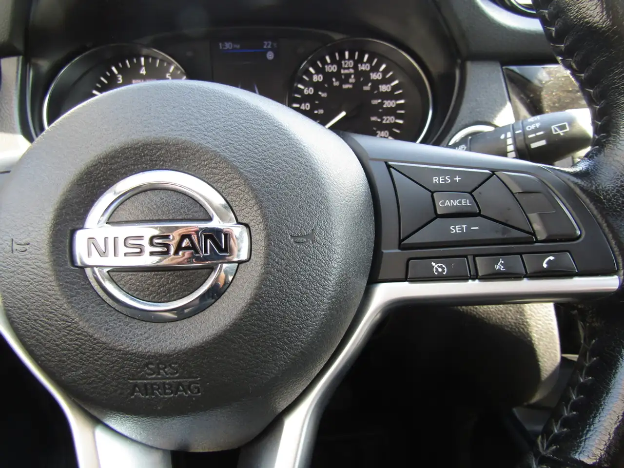 Nissan Qashqai снимка Nissan Qashqai