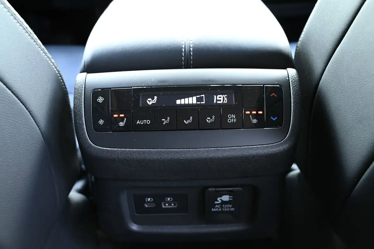 Nissan Pathfinder fotografie Nissan Pathfinder