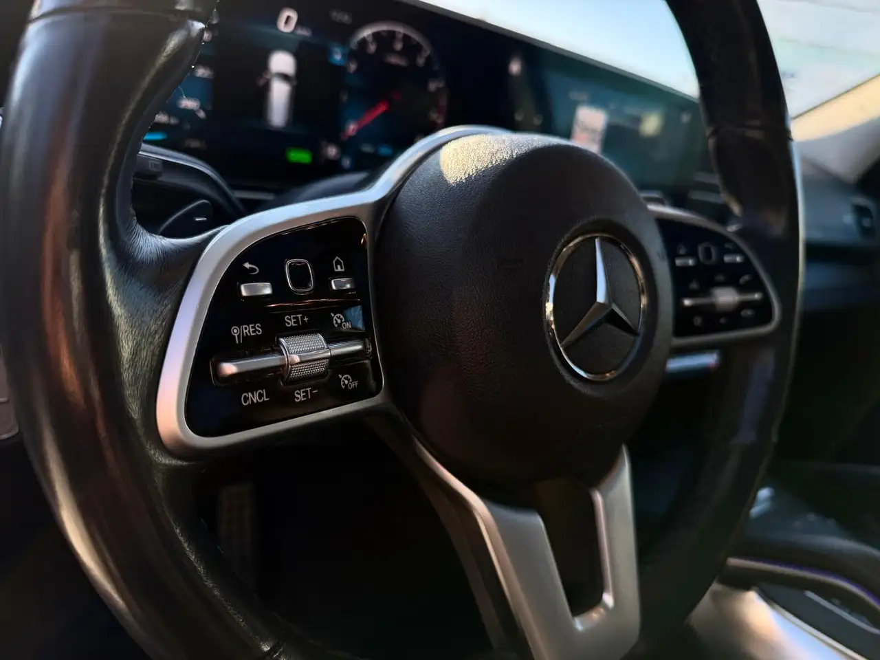 Mercedes-Benz GLS снимка Mercedes-Benz GLS