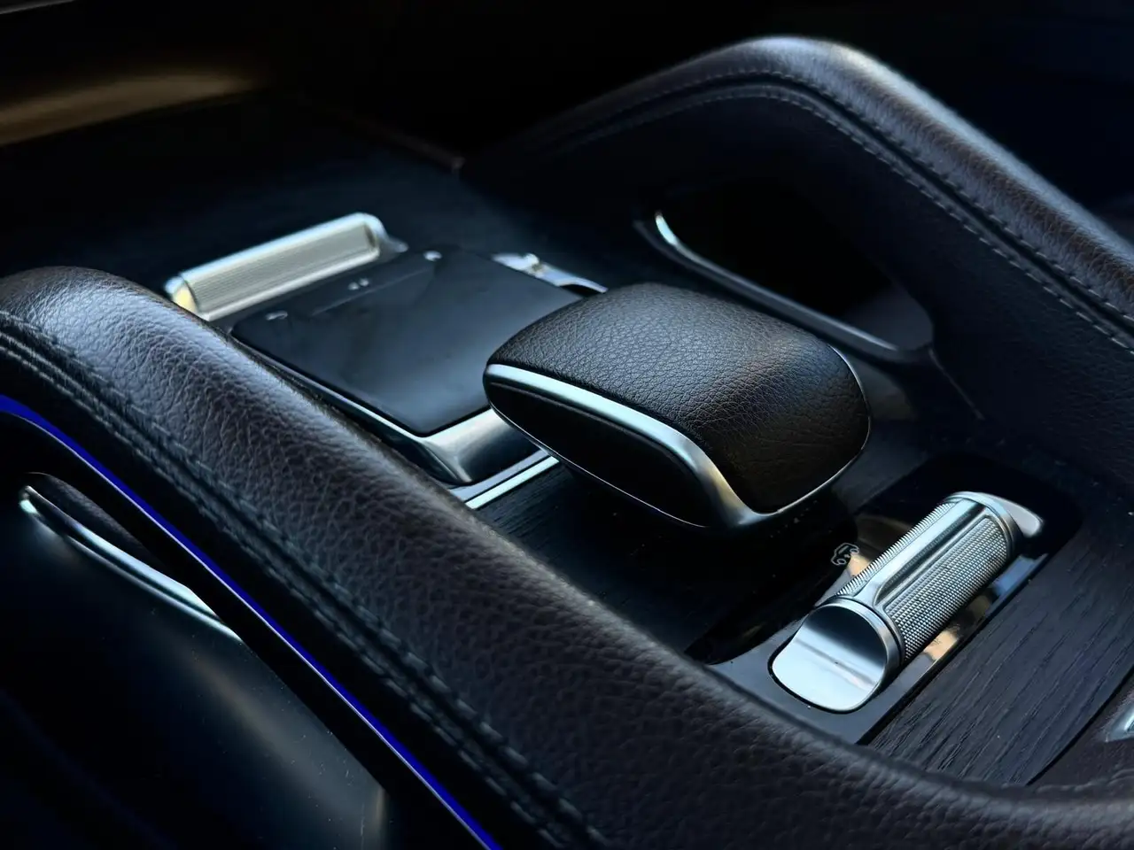 Mercedes-Benz GLS снимка Mercedes-Benz GLS