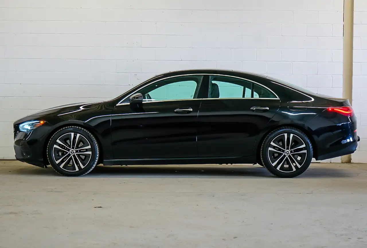 Mercedes-Benz CLA снимка Mercedes-Benz CLA