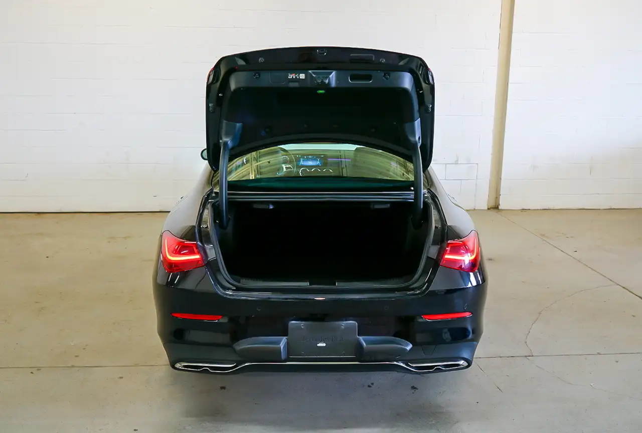 Mercedes-Benz CLA снимка Mercedes-Benz CLA