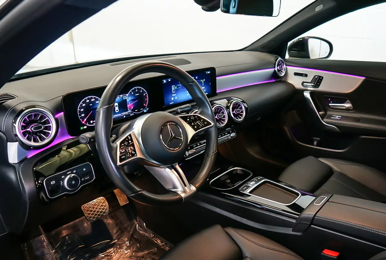 Mercedes-Benz CLA снимка Mercedes-Benz CLA
