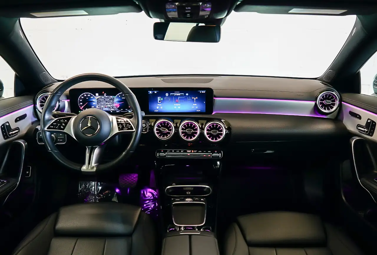 Mercedes-Benz CLA снимка Mercedes-Benz CLA