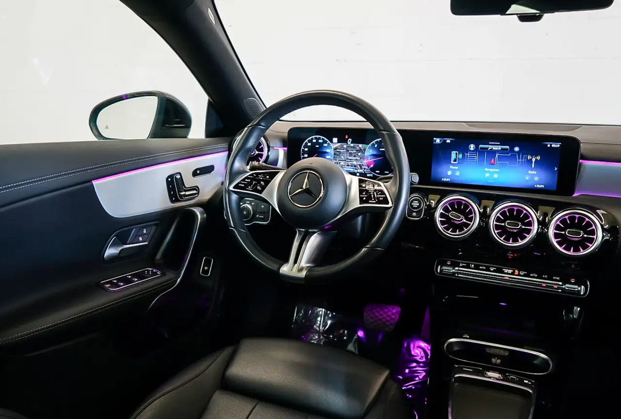 Mercedes-Benz CLA снимка Mercedes-Benz CLA