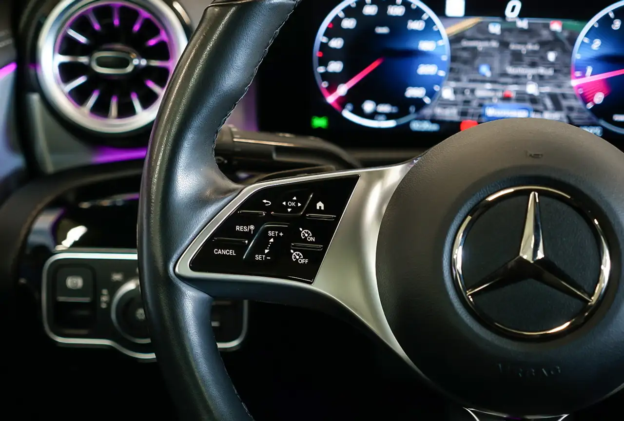 Mercedes-Benz CLA снимка Mercedes-Benz CLA