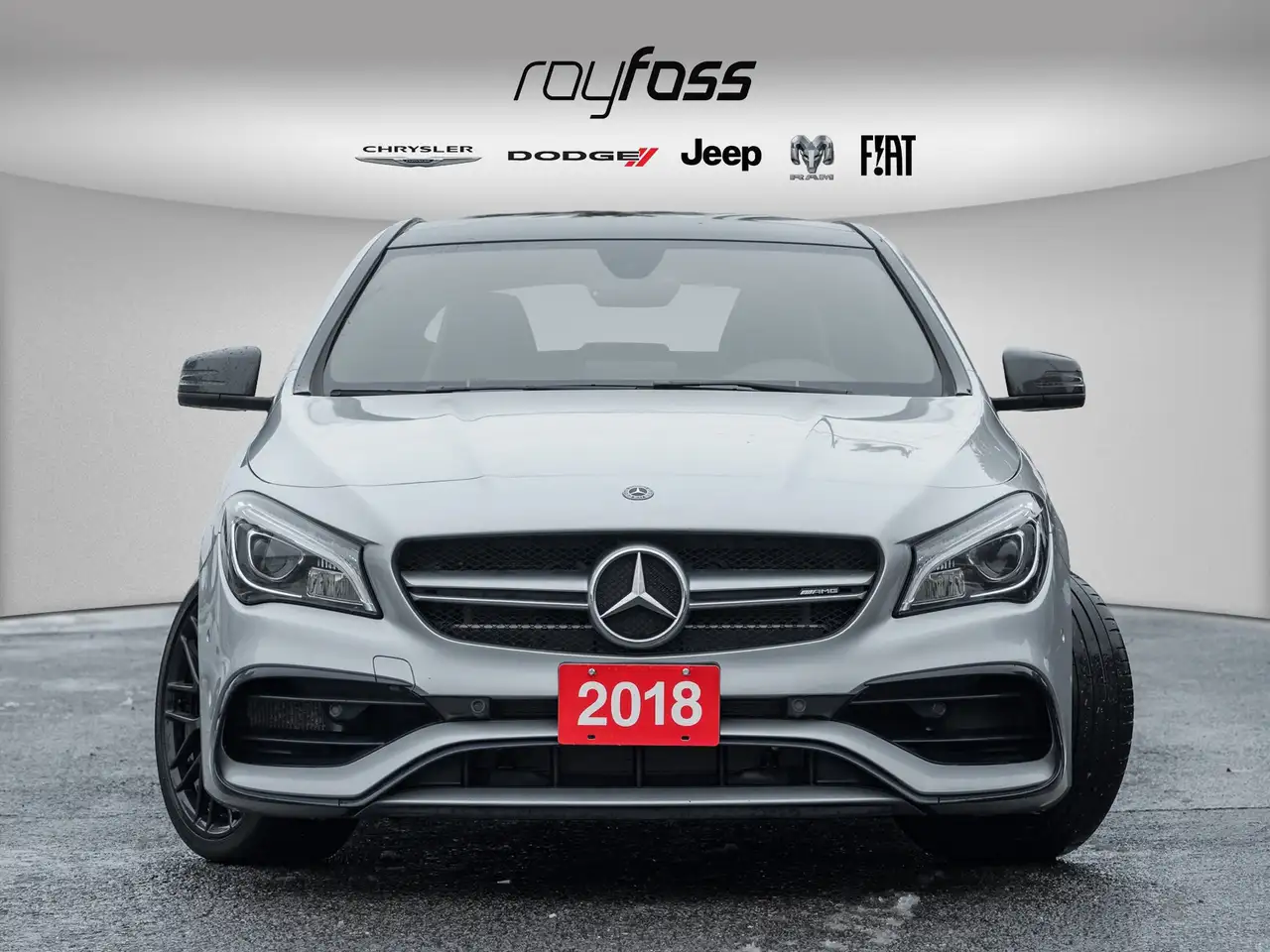Mercedes-Benz CLA снимка Mercedes-Benz CLA