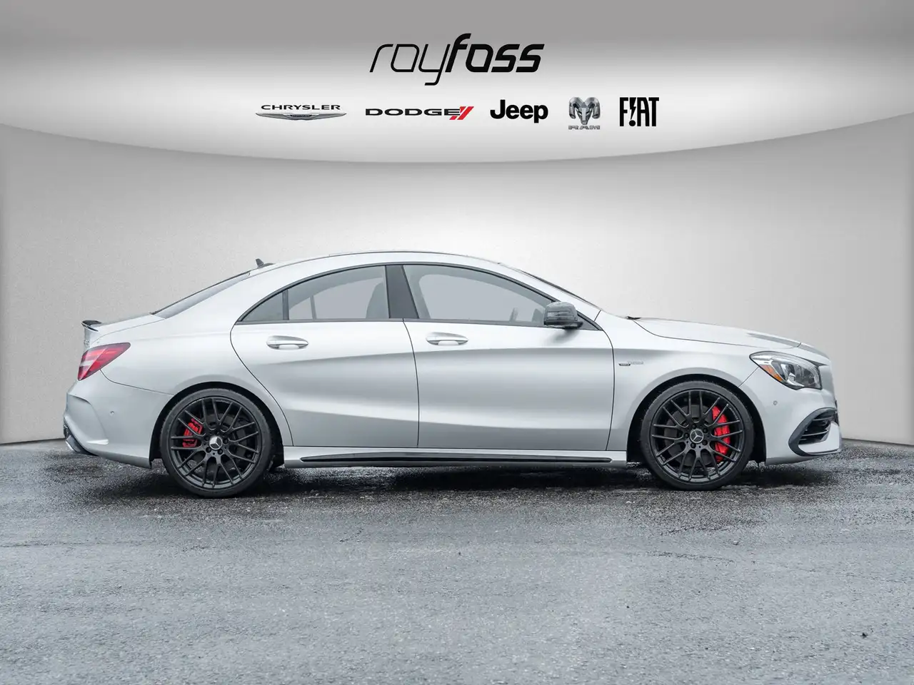 Mercedes-Benz CLA снимка Mercedes-Benz CLA
