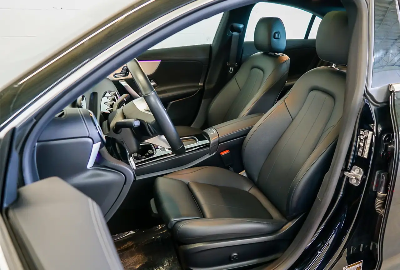 Mercedes-Benz CLA снимка Mercedes-Benz CLA