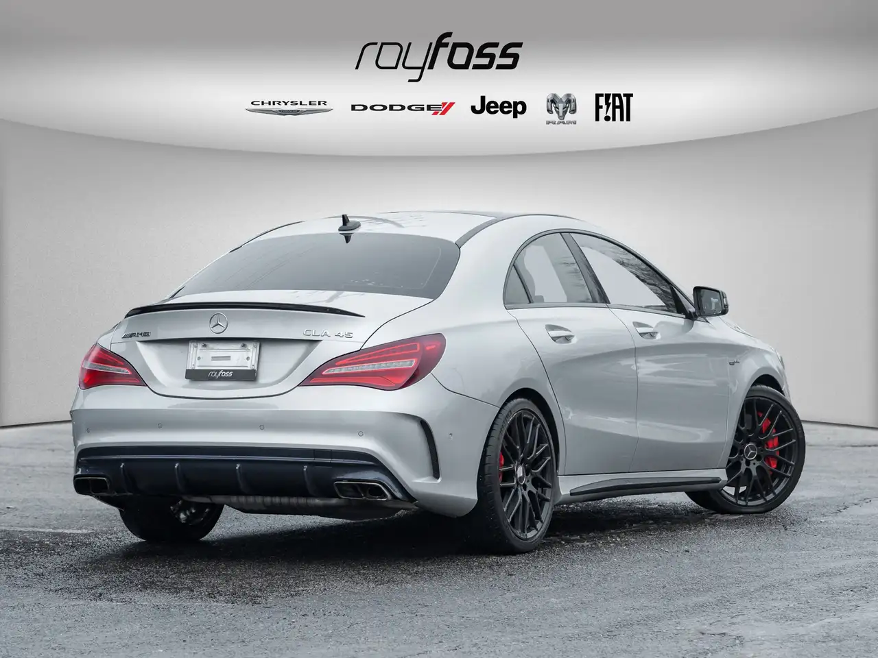 Mercedes-Benz CLA снимка Mercedes-Benz CLA