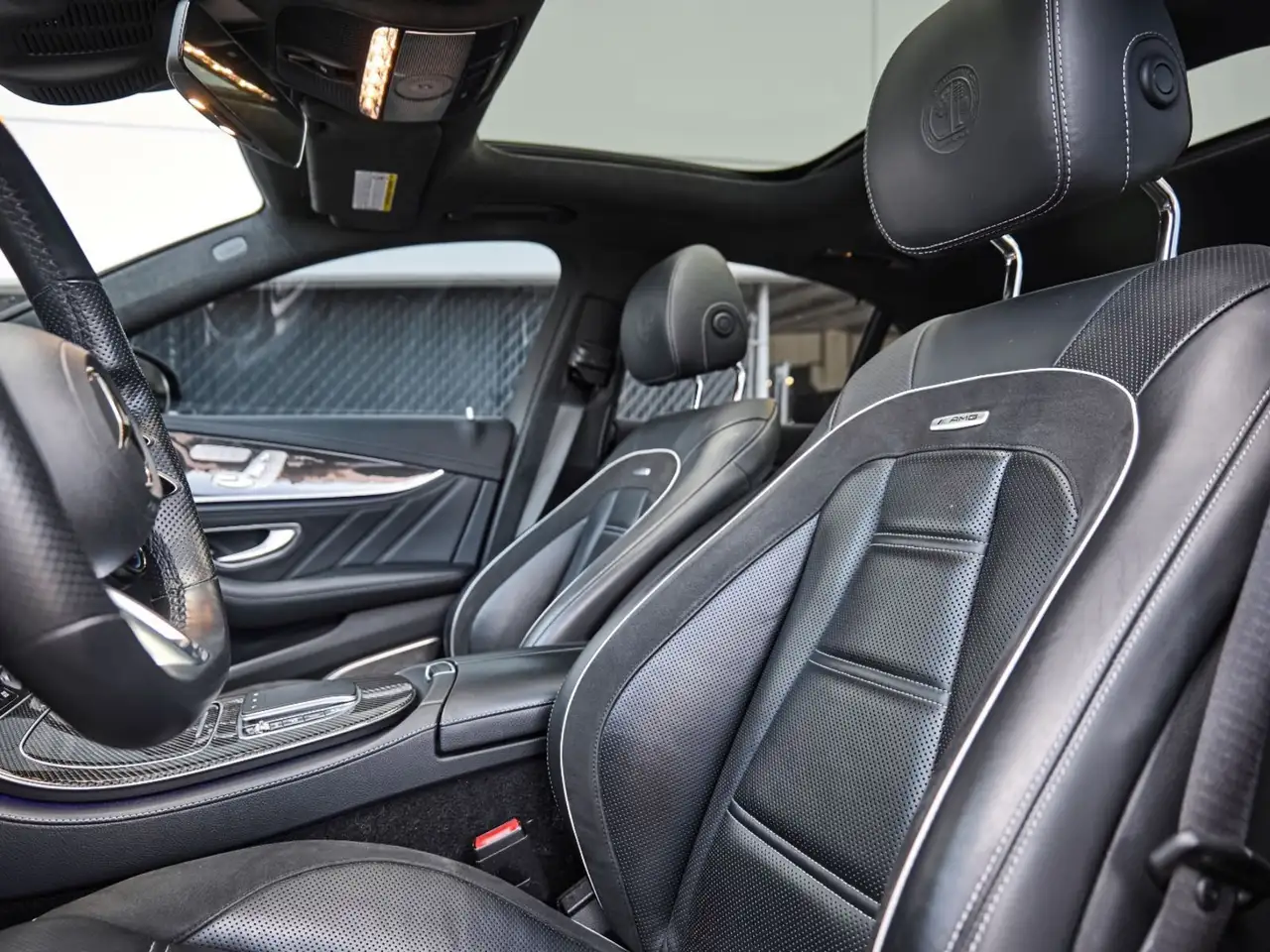 Mercedes-Benz E-Class fotografie Mercedes-Benz E-Class