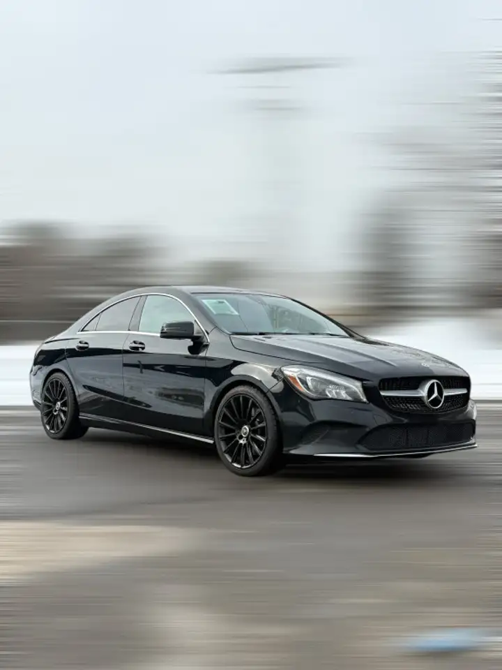 Mercedes-Benz CLA снимка Mercedes-Benz CLA