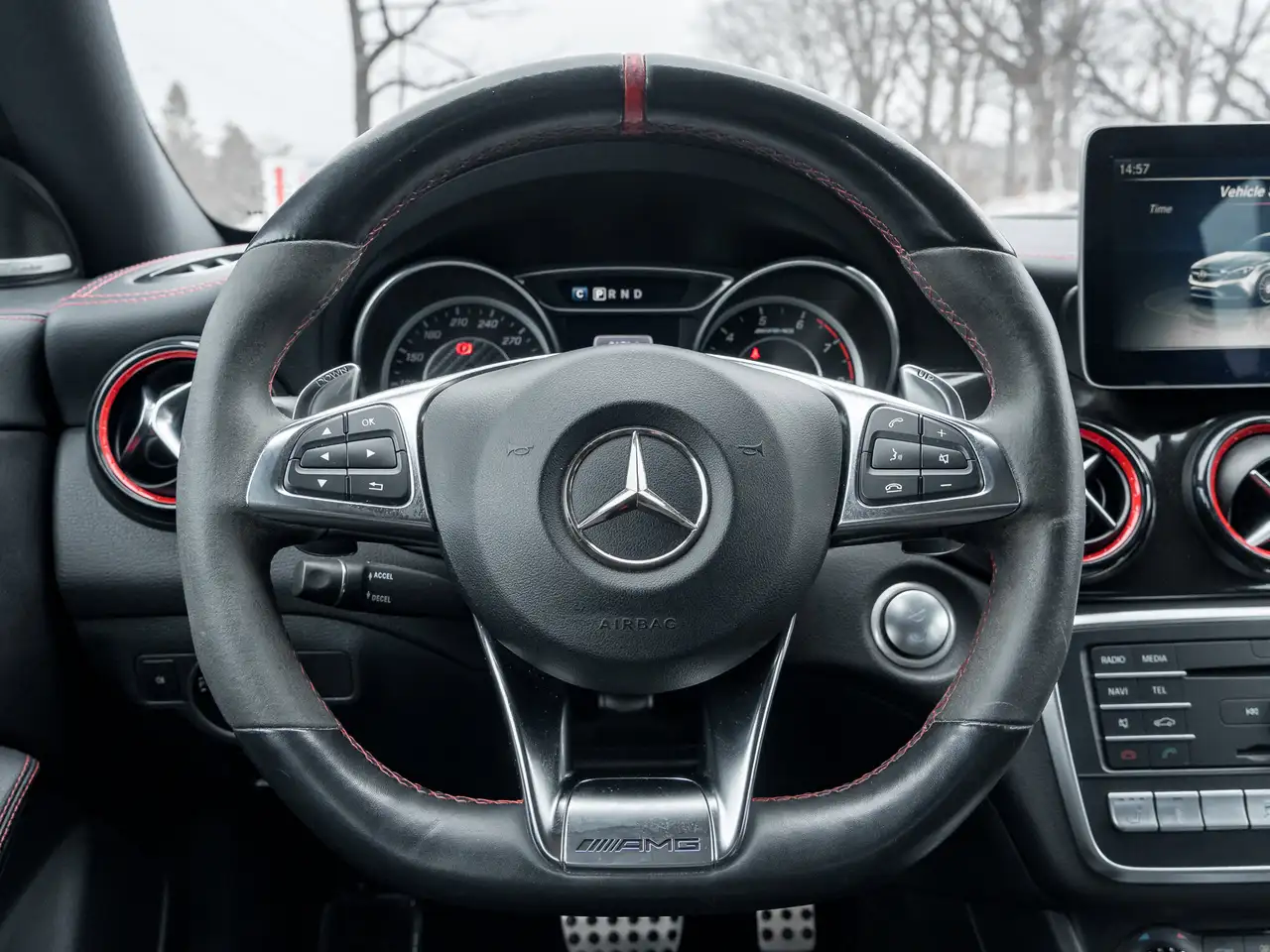 Mercedes-Benz CLA снимка Mercedes-Benz CLA