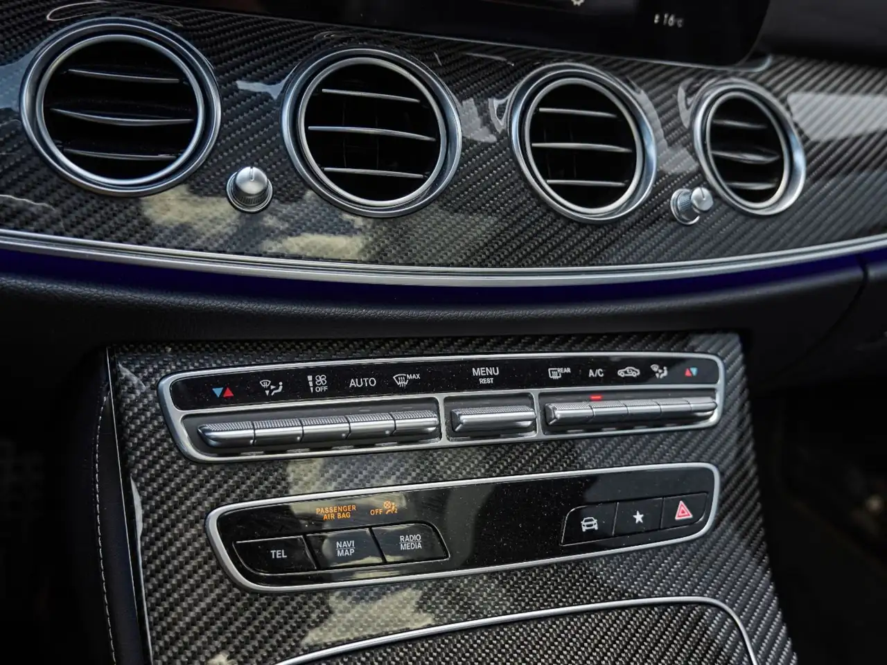 Mercedes-Benz E-Class fotografie Mercedes-Benz E-Class