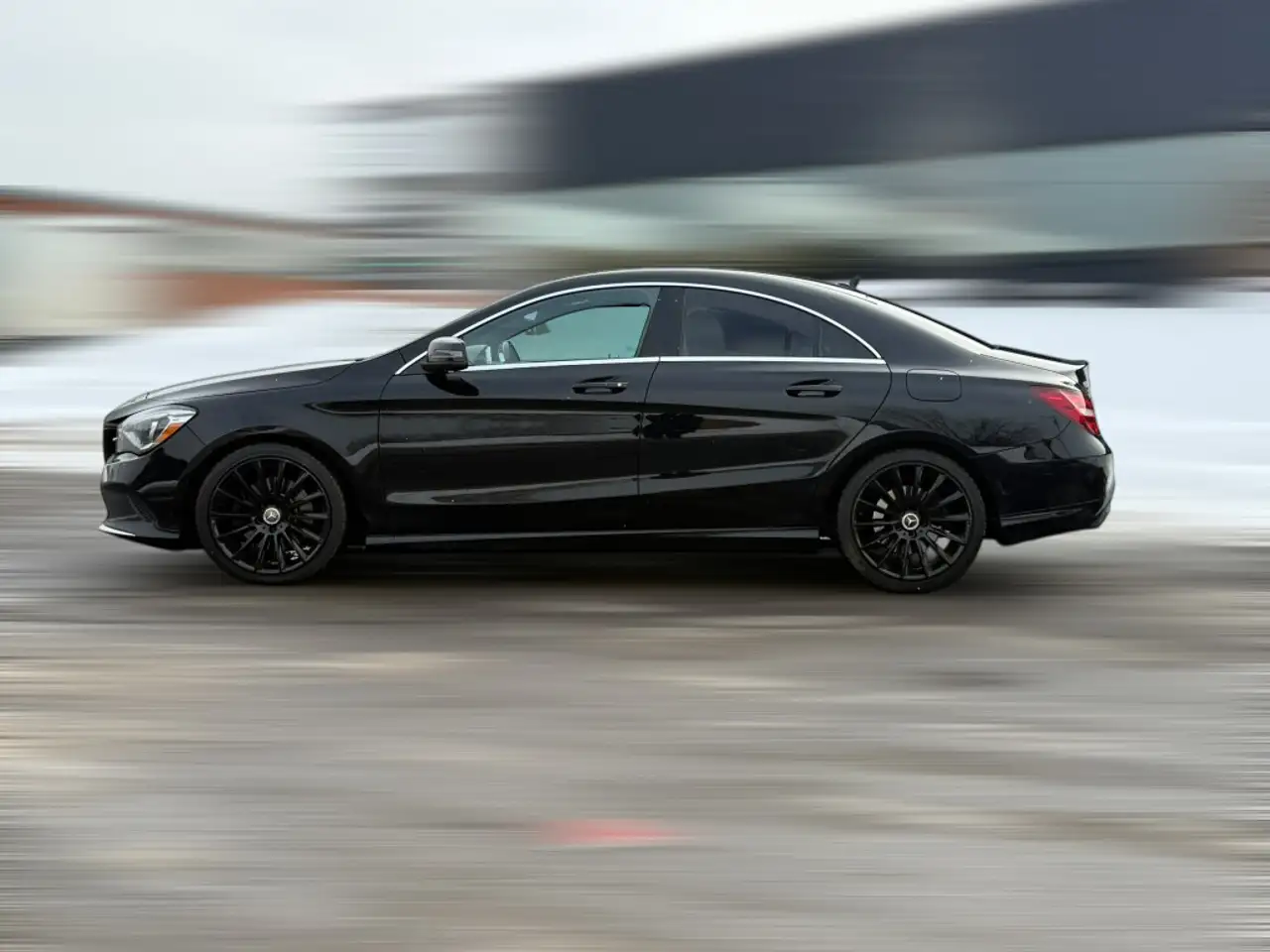Mercedes-Benz CLA снимка Mercedes-Benz CLA