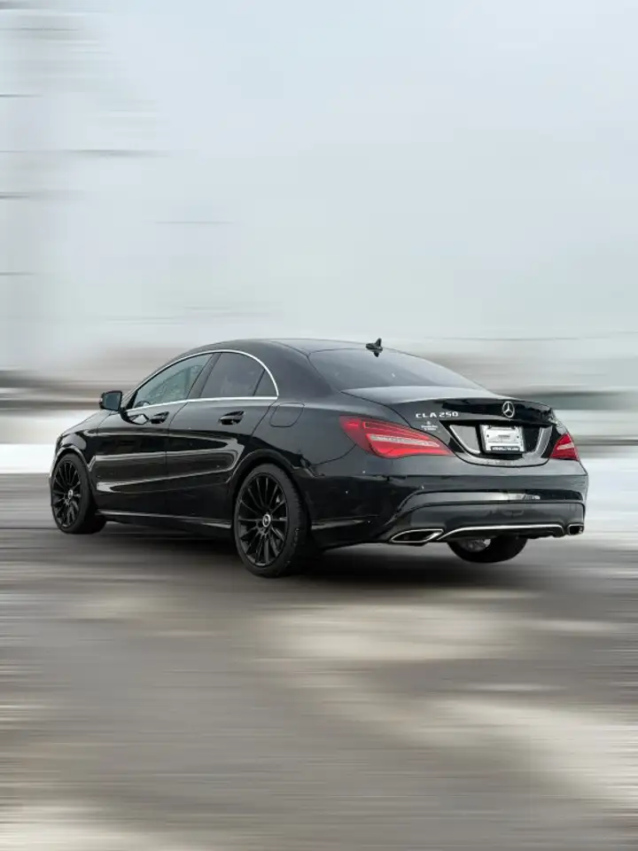 Mercedes-Benz CLA снимка Mercedes-Benz CLA