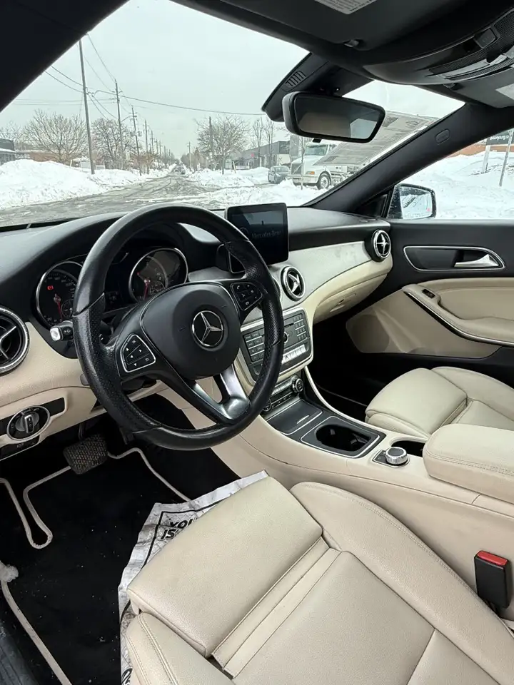 Mercedes-Benz CLA снимка Mercedes-Benz CLA