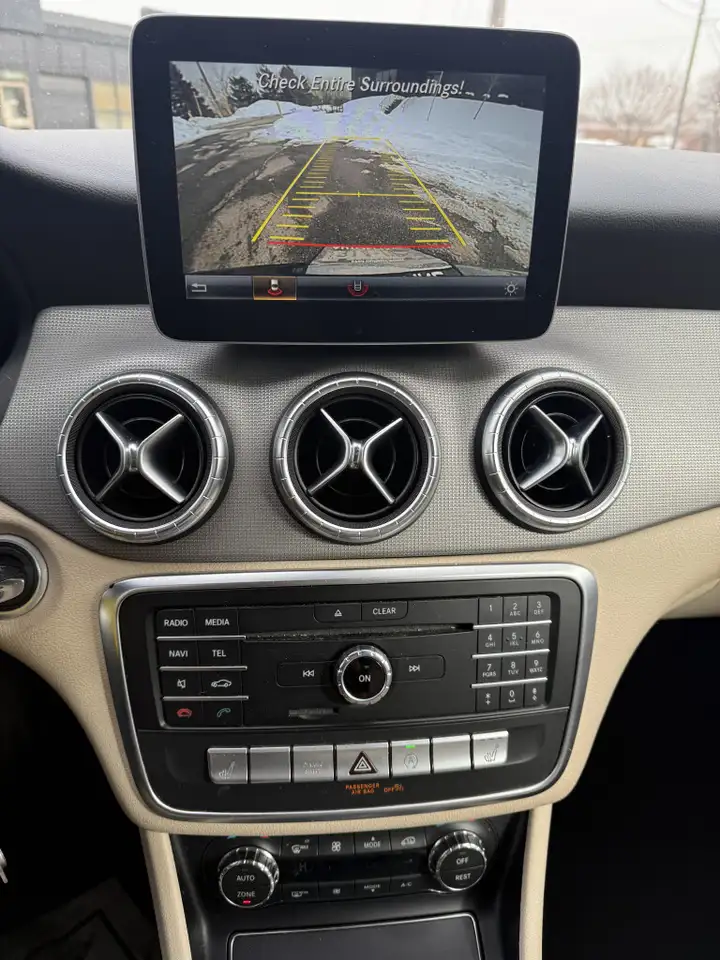 Mercedes-Benz CLA снимка Mercedes-Benz CLA