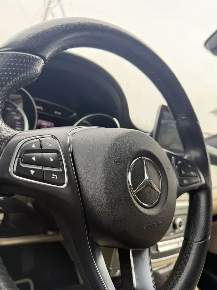 Mercedes-Benz CLA снимка Mercedes-Benz CLA