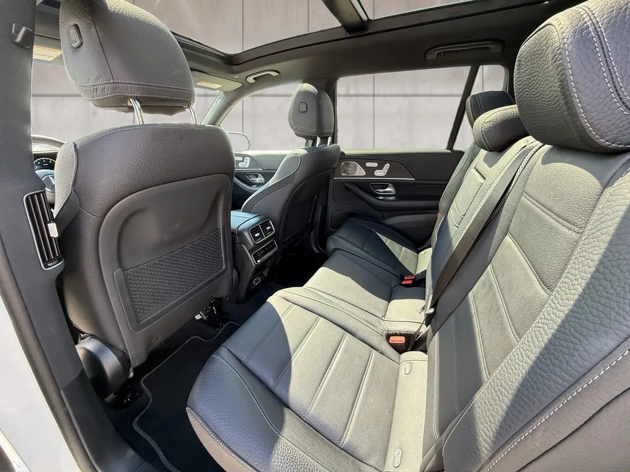 Mercedes-Benz GLS снимка Mercedes-Benz GLS