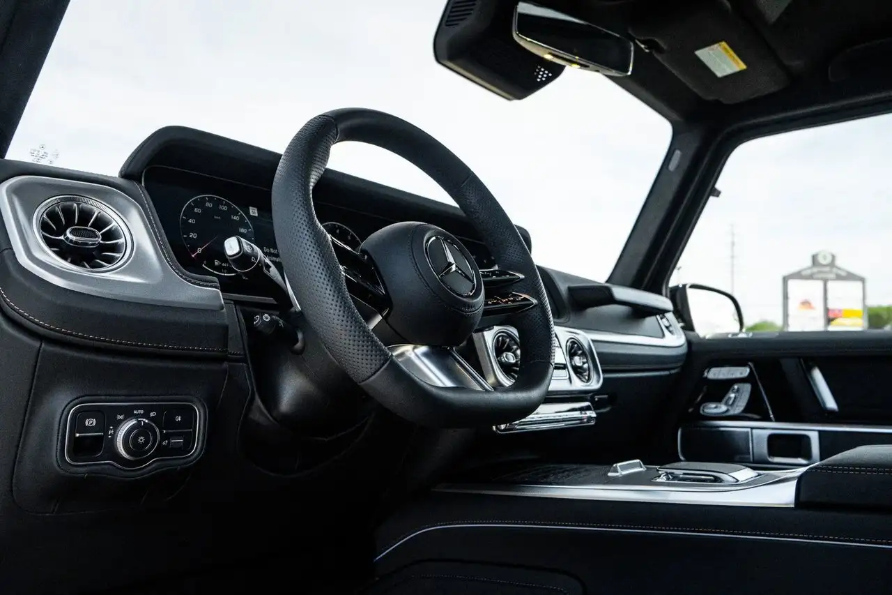 Mercedes-Benz G-Class снимка Mercedes-Benz G-Class