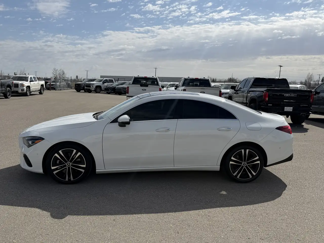 Mercedes-Benz CLA снимка Mercedes-Benz CLA