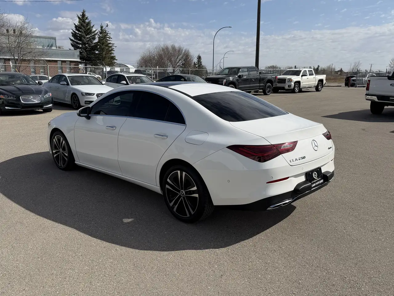 Mercedes-Benz CLA снимка Mercedes-Benz CLA