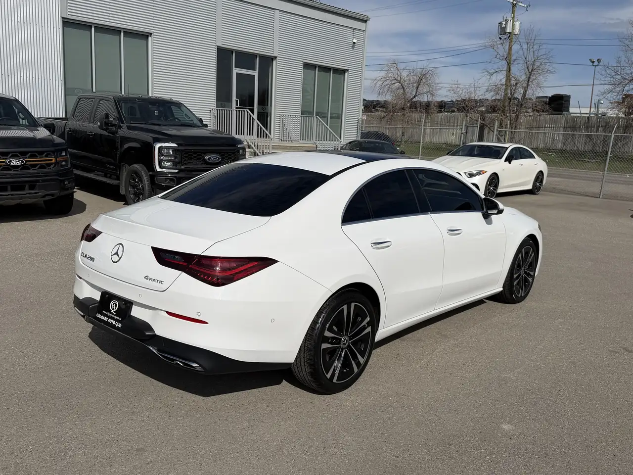 Mercedes-Benz CLA снимка Mercedes-Benz CLA