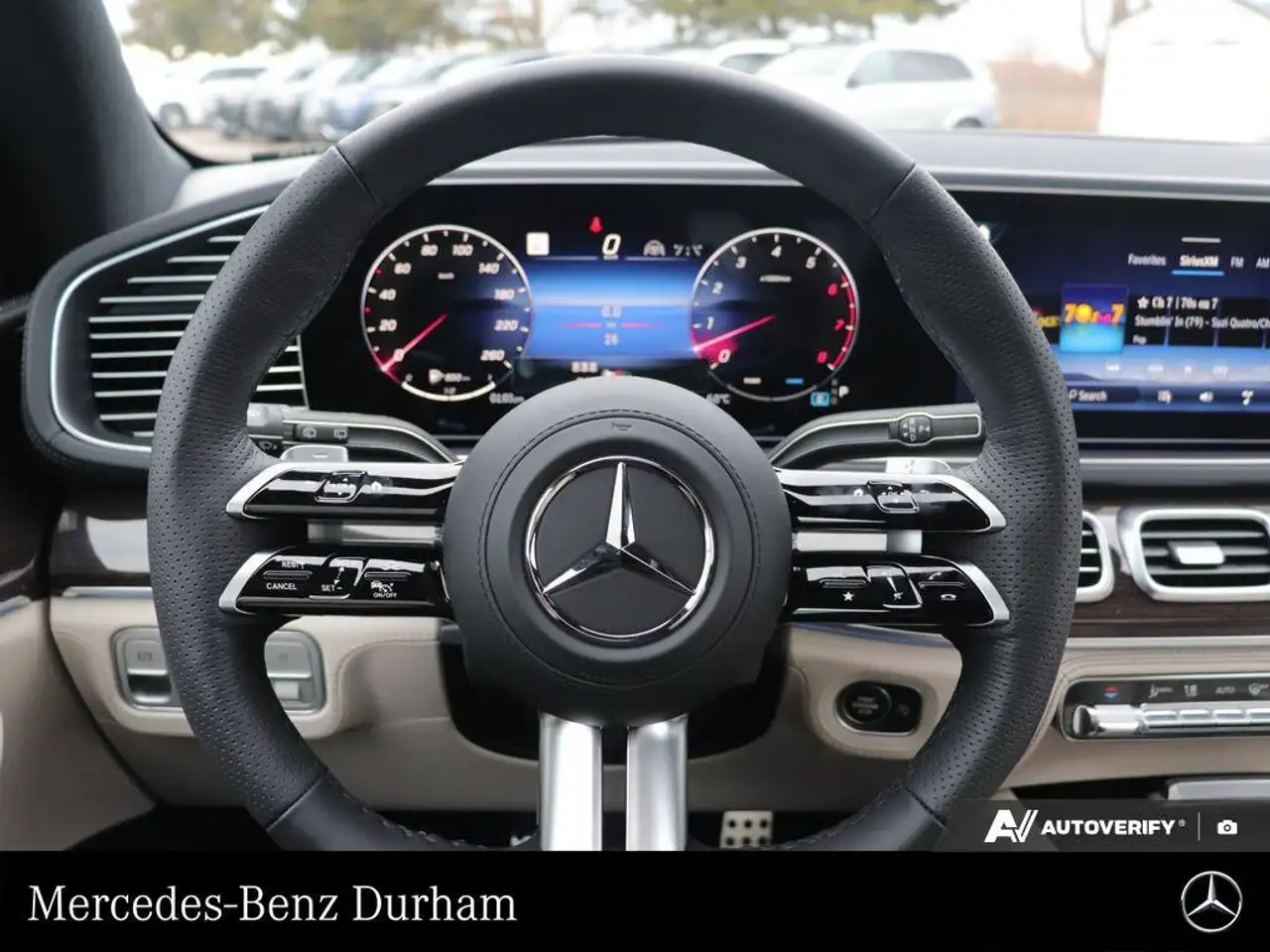 Mercedes-Benz GLS снимка Mercedes-Benz GLS