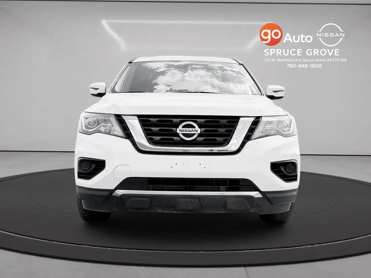 Nissan Pathfinder снимка Nissan Pathfinder
