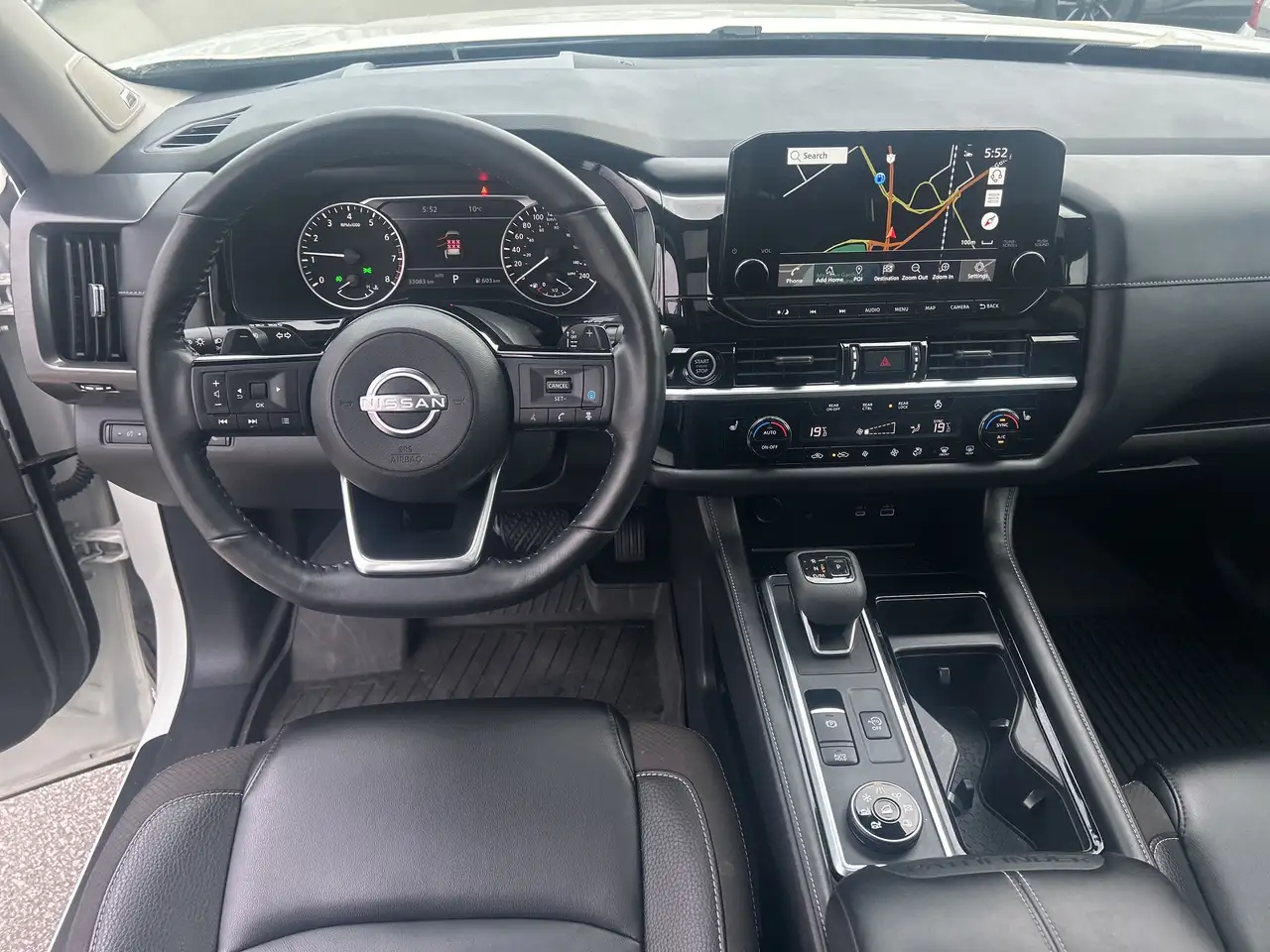 Nissan Pathfinder снимка Nissan Pathfinder