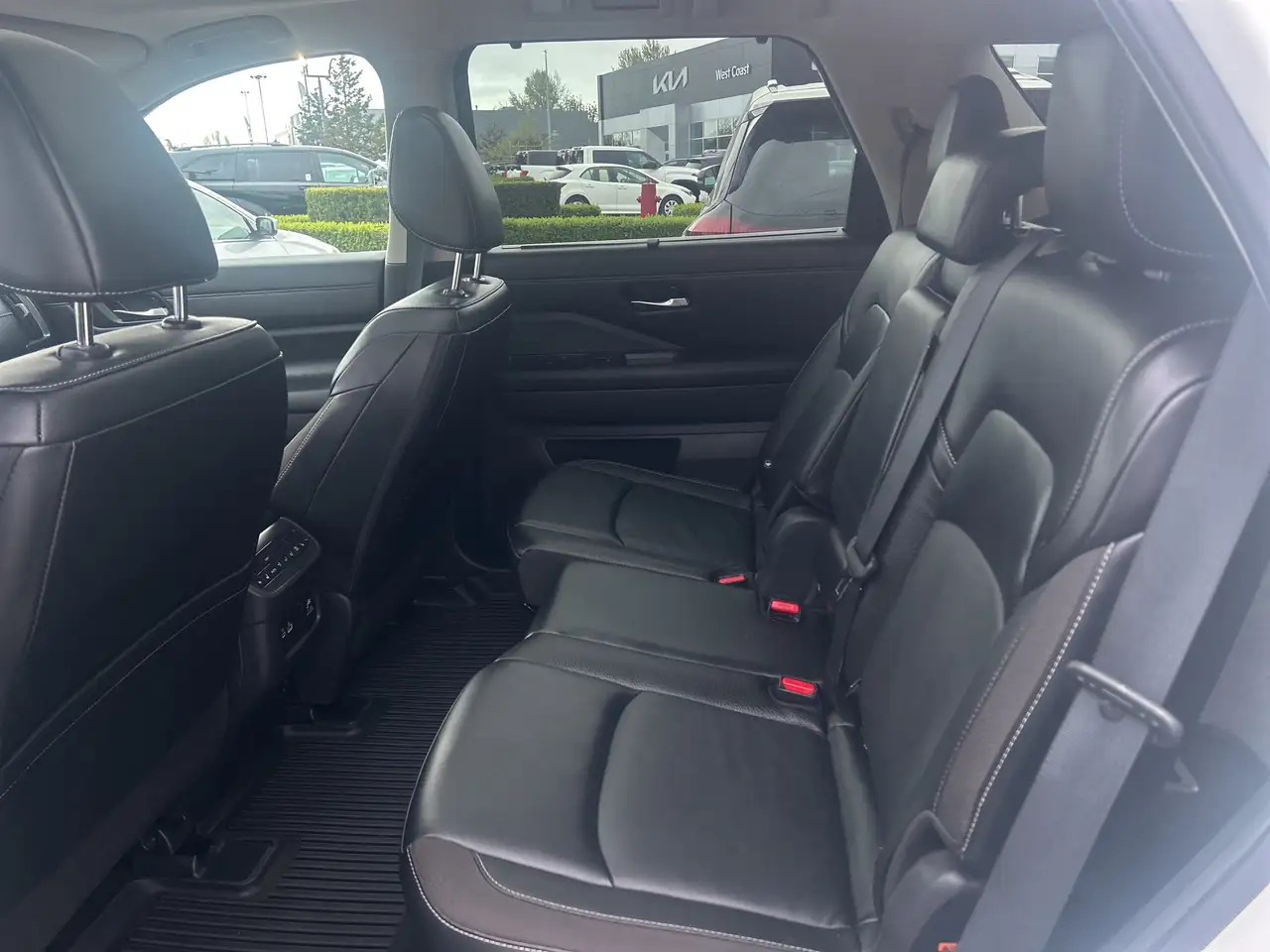 Nissan Pathfinder снимка Nissan Pathfinder