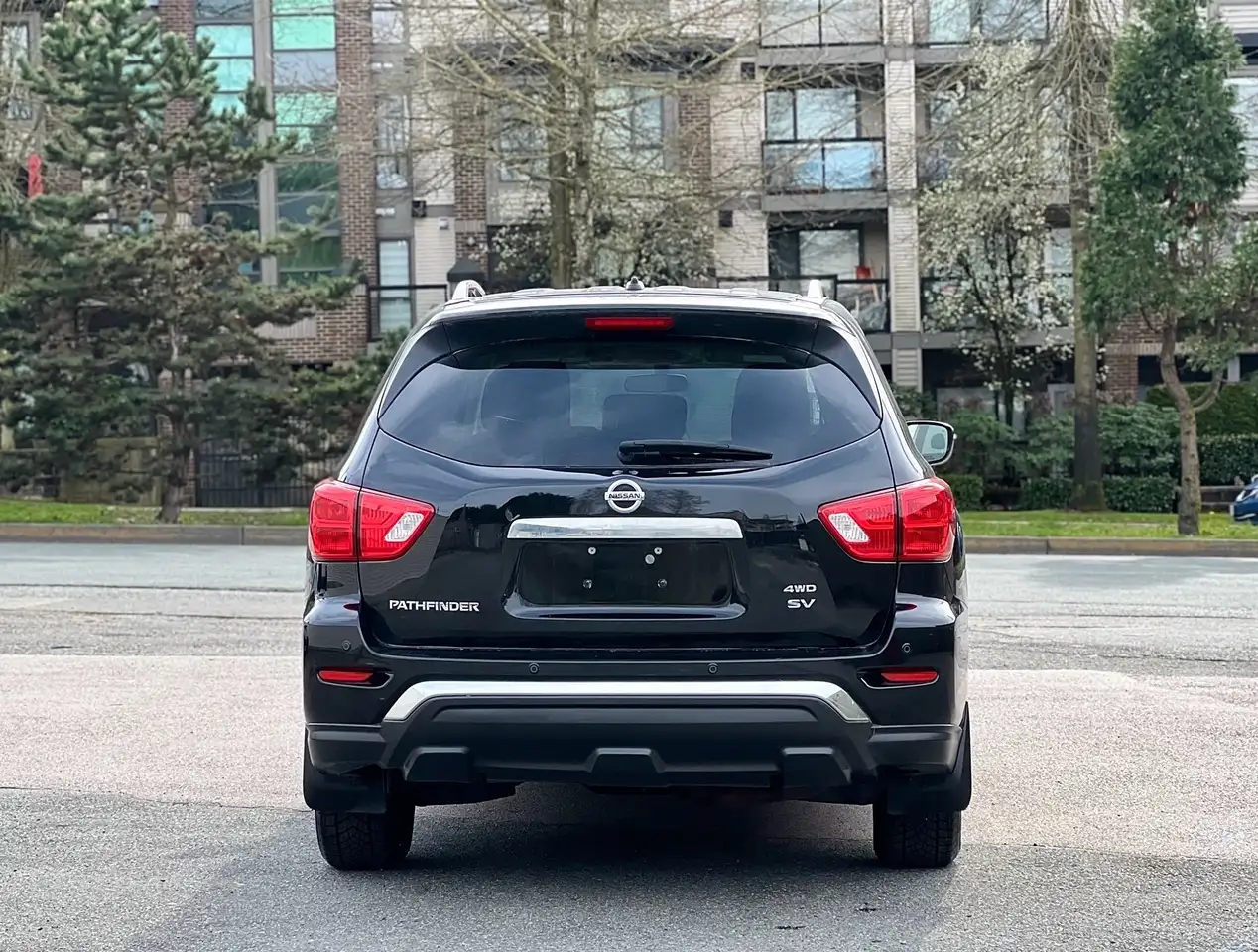 Nissan Pathfinder photo Nissan Pathfinder